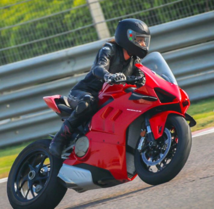 JK Tyre Superbike Championship Participant | Global Indian