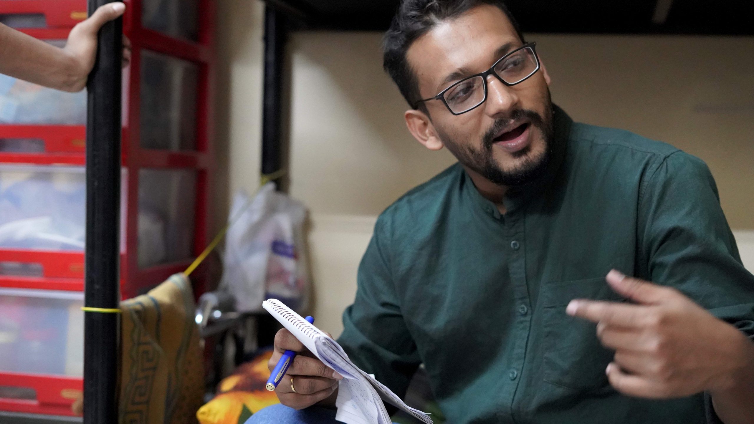 Prataya Saha | The Good Wife | Oye Hoye | Global Indian