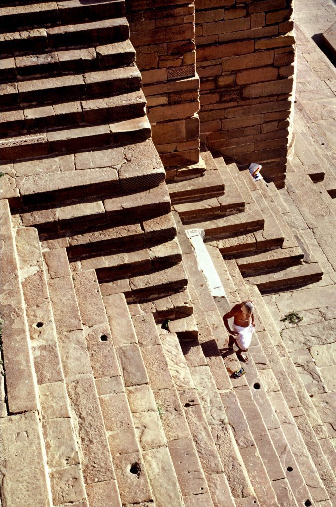 Photographer Clare Arni Documents India