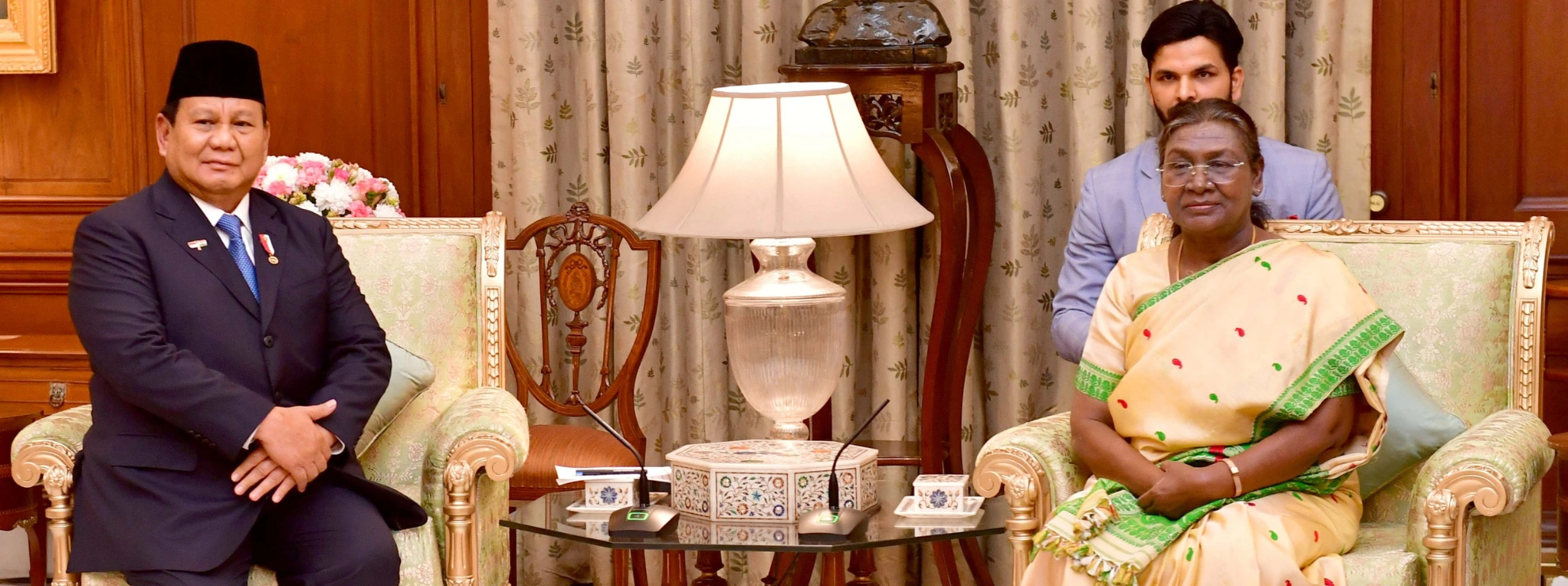 President Droupadi Murmu received President Prabowo Subianto of Indonesia at Rashtrapati Bhavan and hosted a banquet in his honour. 