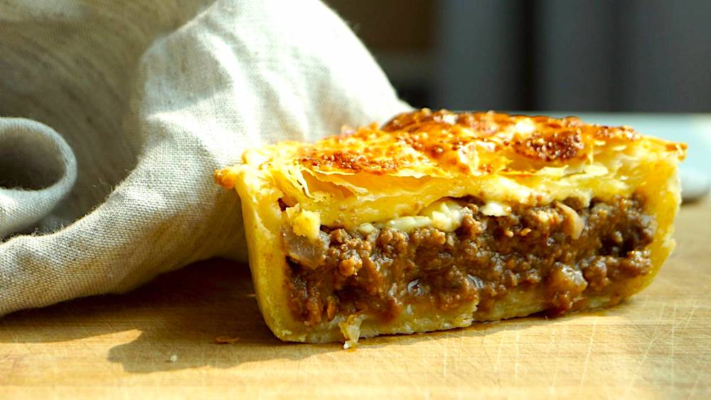 Kiwi meat pie