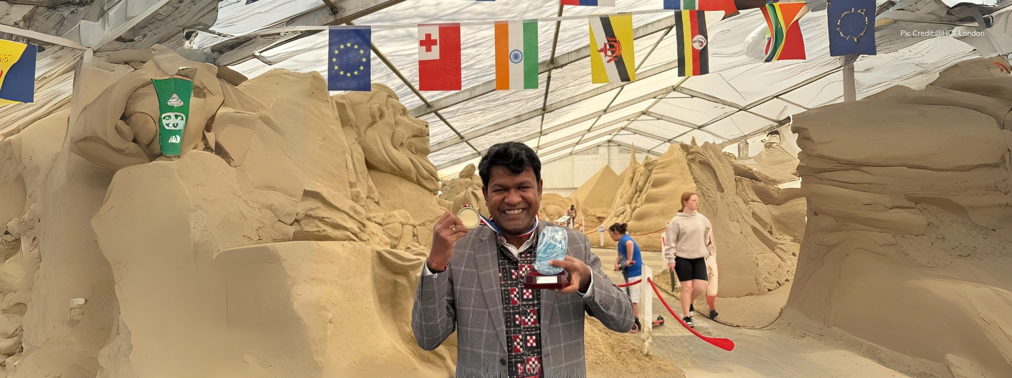 Sudarshan Pattnaik becomes 1st Indian artist to receive Sand Master Award in UK