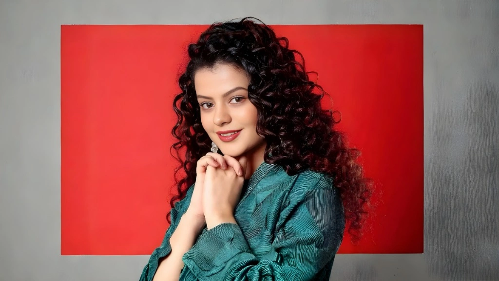 Indian Playback Singer Palak Muchhal Enters Guinness World Records After Funding Over 3,800 Heart Surgeries for Underprivileged Children