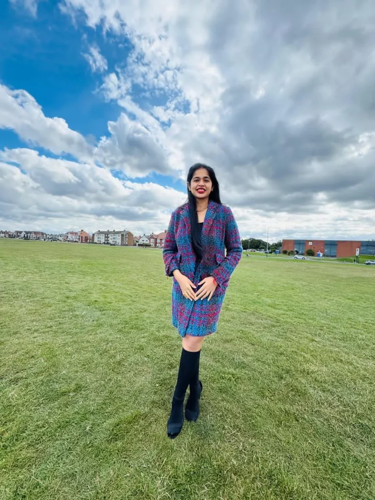 Dr Stuti Khare Shukla | Hair Specialist 