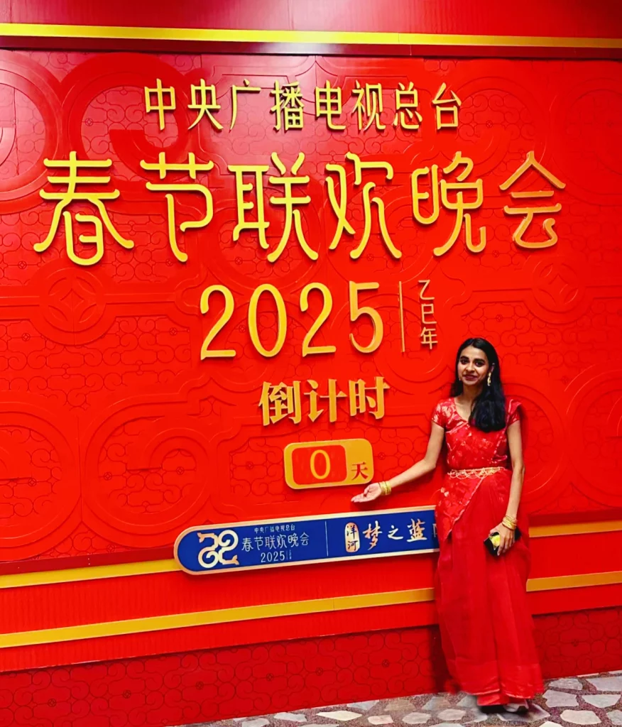 Darshana Dewashi, Teacher in China