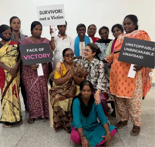 Kulsum Shadab Wahab with Acid Attack Survivors